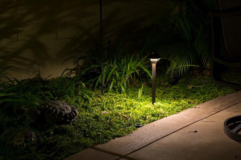 Hunter FX Luminaire HC LED Area Light 1.9W Black