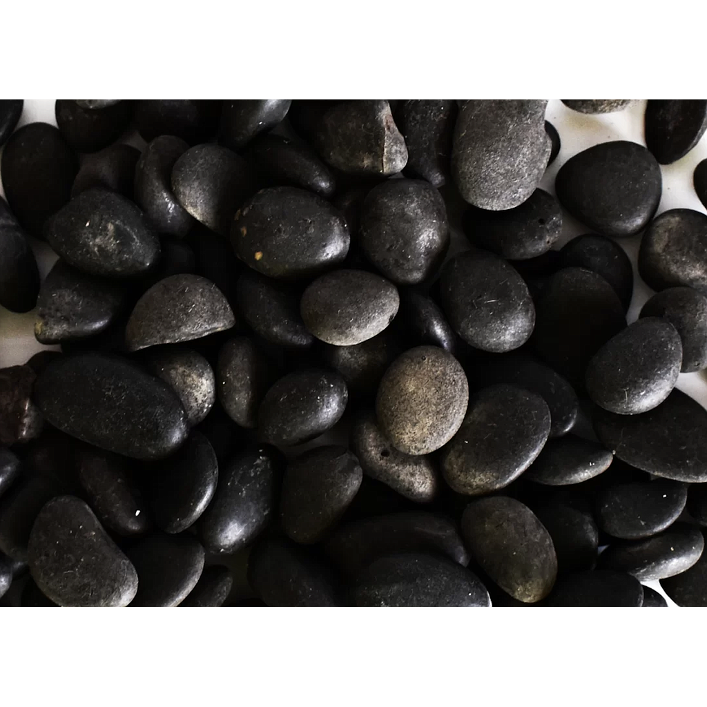 Black Pebbles 30-50mm 20Kg Bag